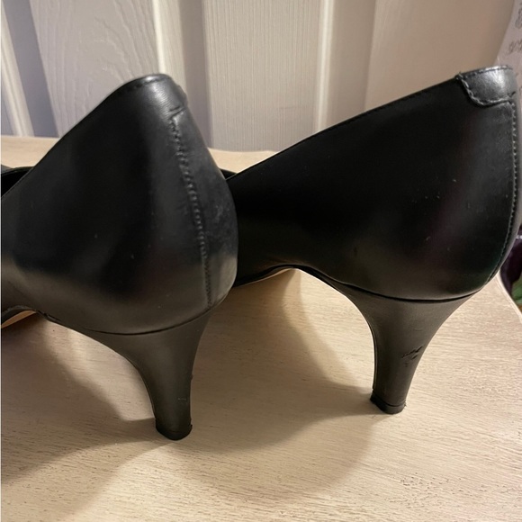 CLARKS- BLACK, soft cushion heels, size 7.5 UK. Heels you can wear all day. - Picture 3 of 3